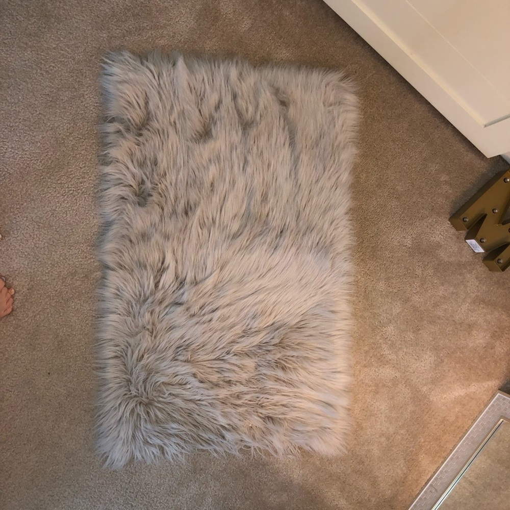 Fur rug